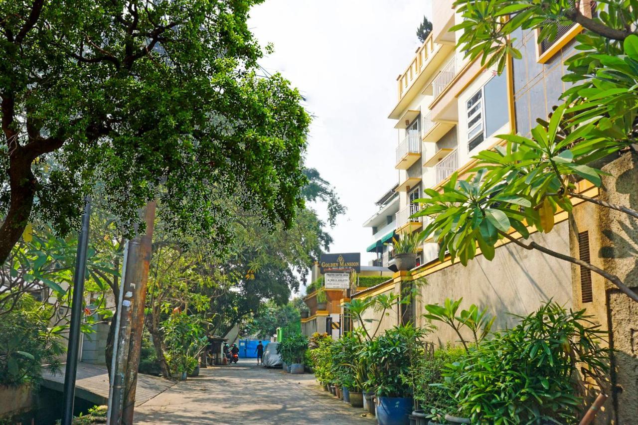 Collection O 91380 Golden Mansion Jakarta Exterior photo